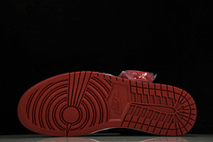 AIR JORDAN 1 RETRO HIGH OG 555088-001