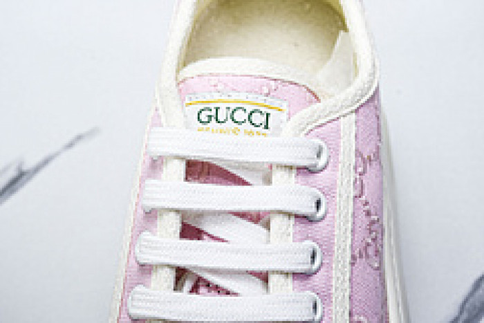 G*u*i sneaker