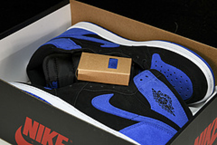Air Jordan 1 High OG“Royal Suede” DZ5485-042