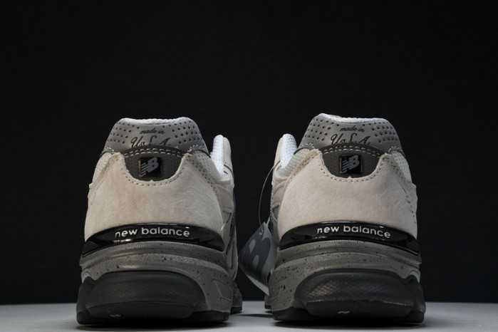 New Balance M990BY3