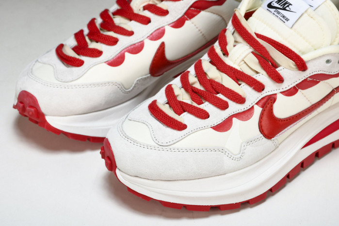 Sacai x Nk VaporWaffle 3.0 DD1875110