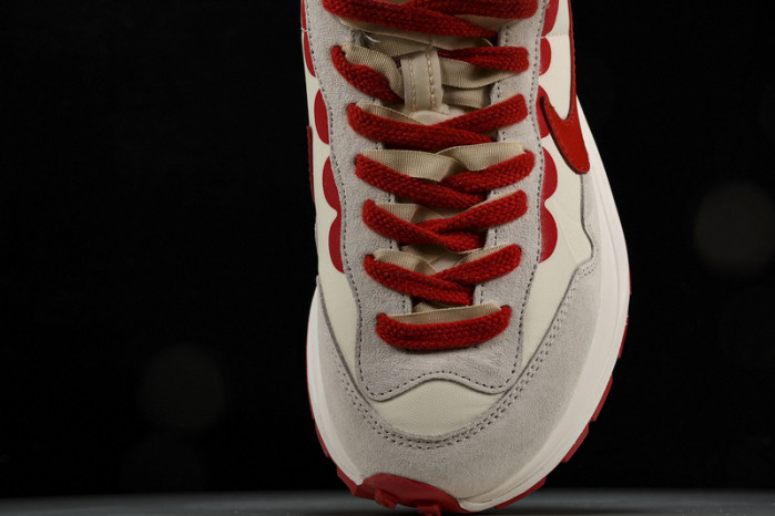 Sacai x Nk VaporWaffle 3.0 DD1875110