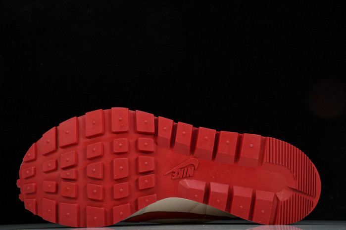 Sacai x Nk VaporWaffle 3.0 DD1875110