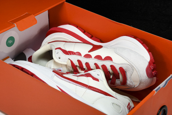 Sacai x Nk VaporWaffle 3.0 DD1875110