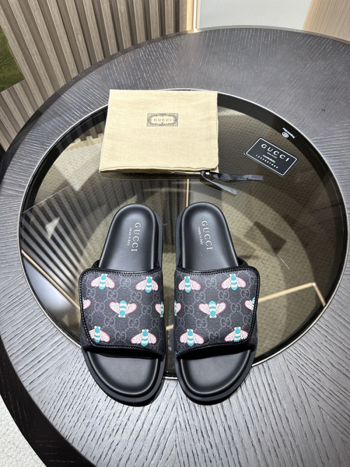 G DESIGNER SLIPPERS