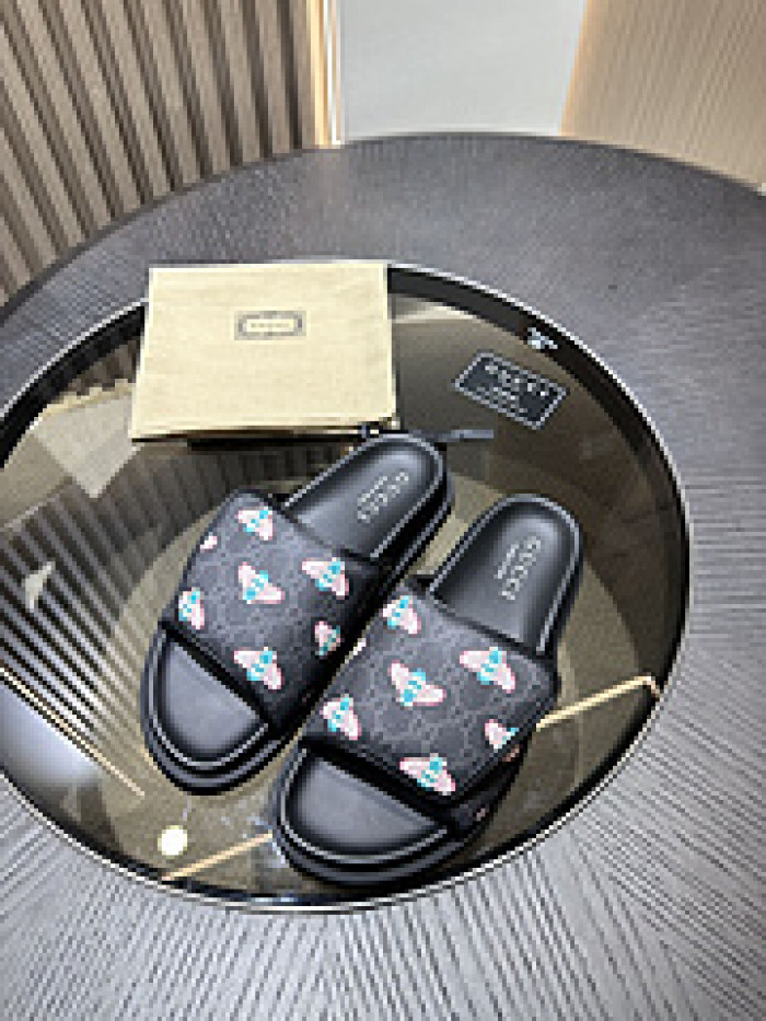 G DESIGNER SLIPPERS