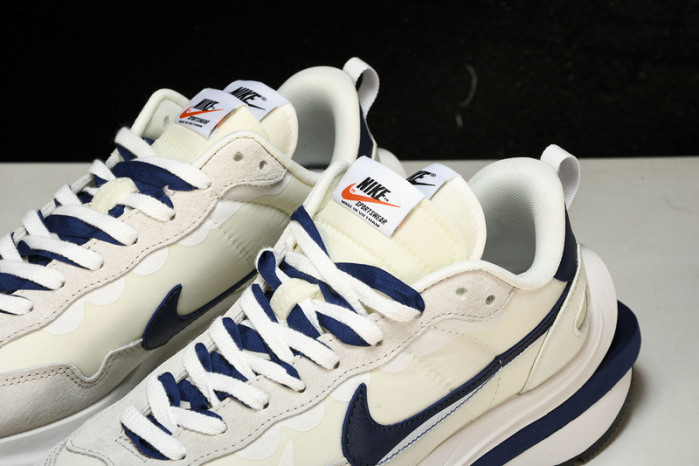 Sacai x Nk VaporWaffle 3.0 DD1875109