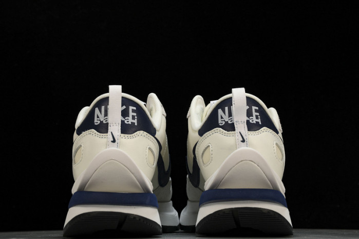 Sacai x Nk VaporWaffle 3.0 DD1875109