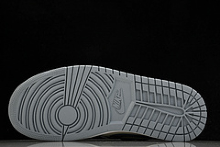 WMNS AIR JORDAN 1 MID BQ6472-140