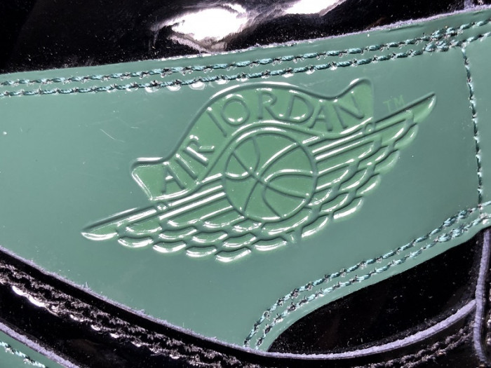 SOLEFLY X AIR JORDAN 1 HIGH “FRIENDS & FAMILY” AV3905-038