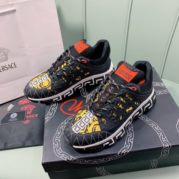 VER DESIGNER SNEAKERS