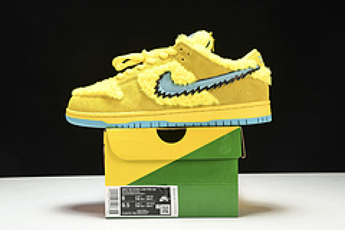 Grateful Dead x Nike SB Dunk Low“ Yellow Bear” CJ5378-700