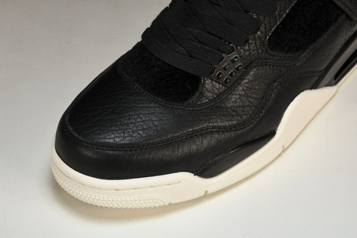 Air Jordan 4 819139-010