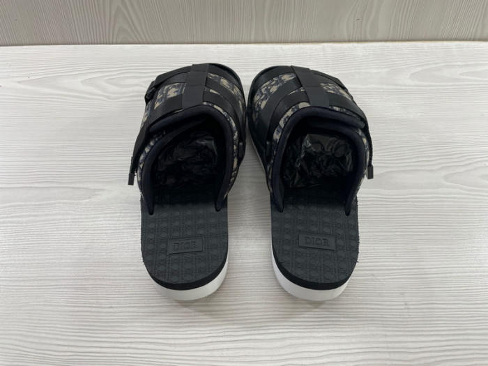 DO DESIGNER SLIPPERS