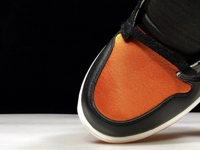 AIR JORDAN 1 RETRO HIGH SATIN SHATTERED BACKBOARD AV3725-010