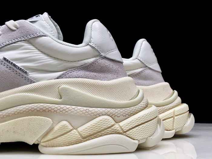 BLEN Triple S White Ecru 506346 W09T1 9000