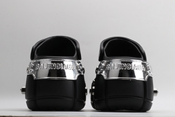 BLEN DESIGNER SLIPPERS