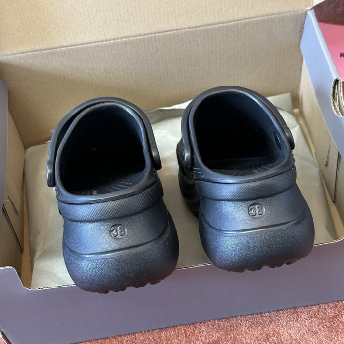 BLEN DESIGNER SLIPPERS