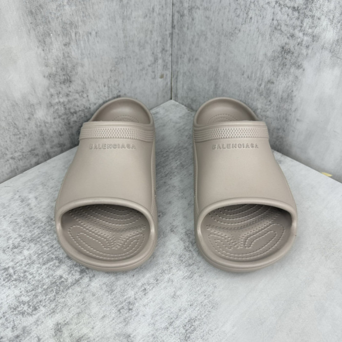 BLEN DESIGNER SLIPPERS