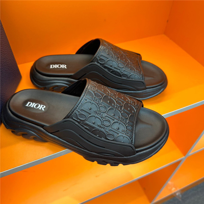 DO DESIGNER SLIPPERS