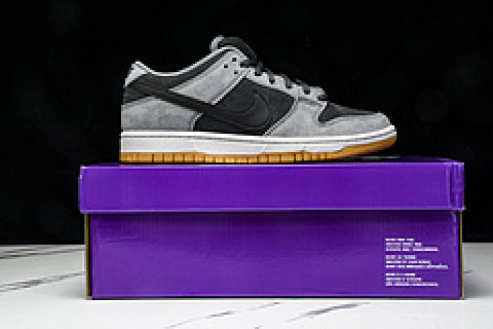 Nike SB Dunk Low HF3063-001