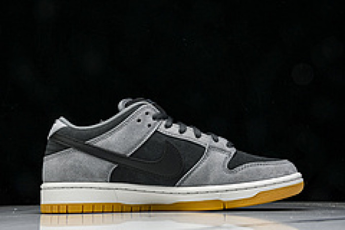 Nike SB Dunk Low HF3063-001