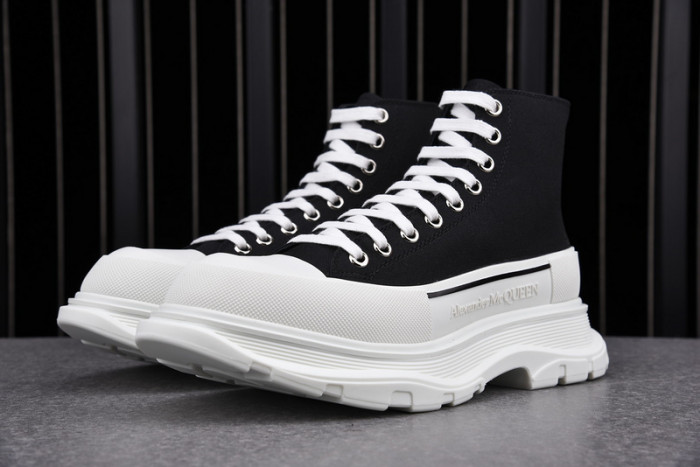 Alexander McQueen Boots black