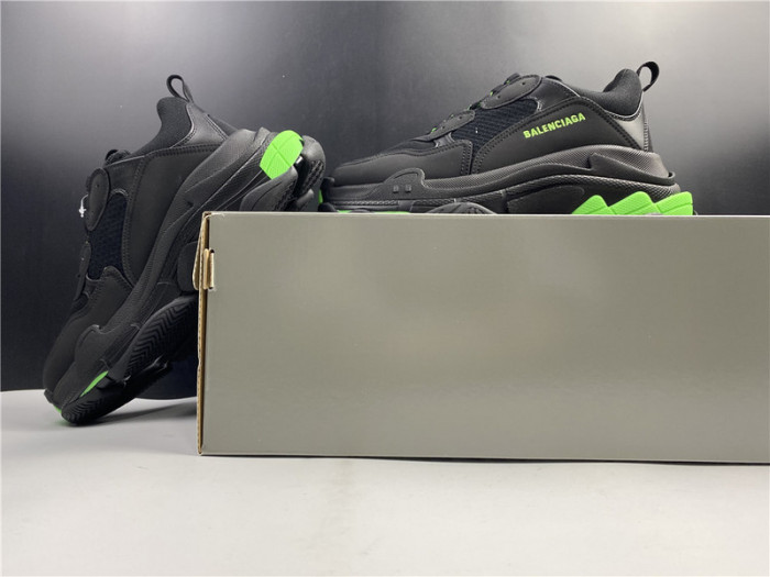 BLEN Triple S black and green balenciaga 541624 W09OL 399