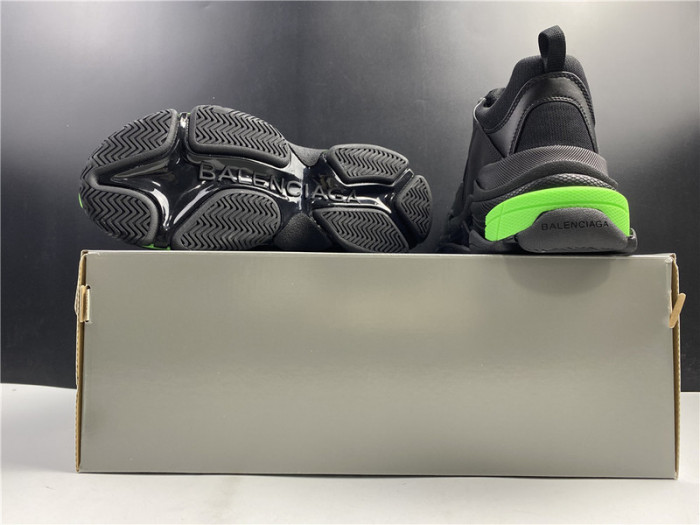 BLEN Triple S black and green balenciaga 541624 W09OL 399