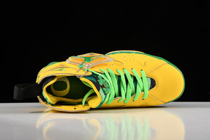 Air Jordan 7 Retro "Oregon Ducks PE" AT3375-300