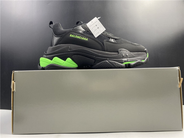 BLEN Triple S black and green balenciaga 541624 W09OL 399
