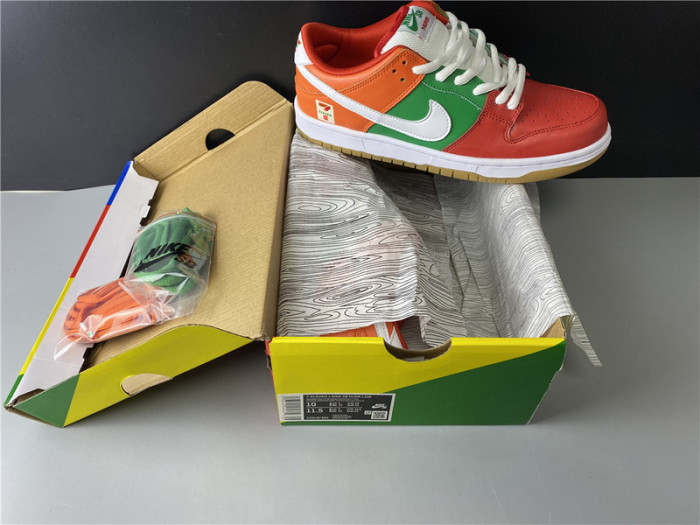 Nike SB Dunk Low 7 Eleven 7-11