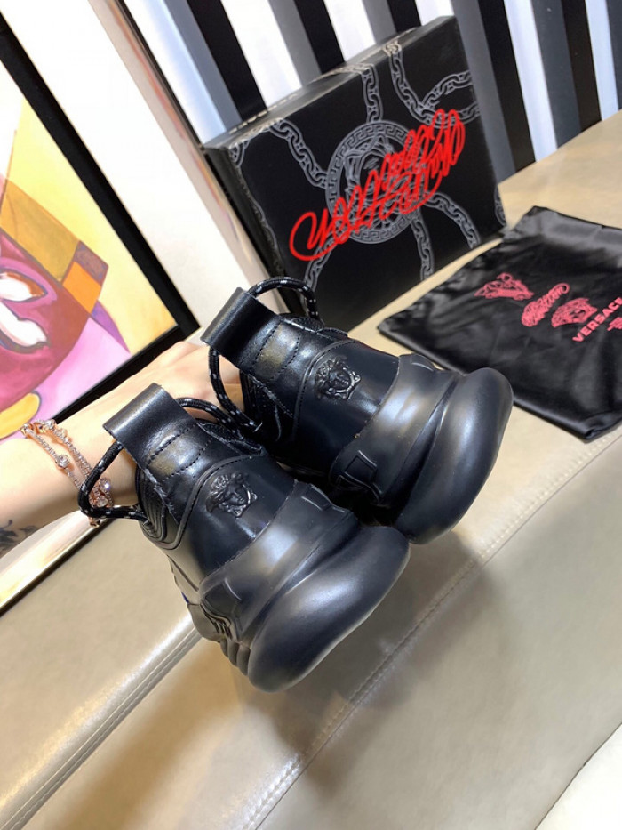 VER DESIGNER SNEAKERS