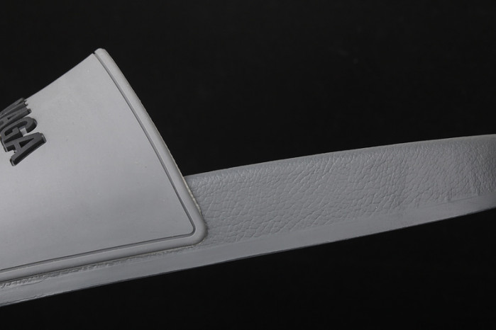 BLEN DESIGNER SLIPPERS