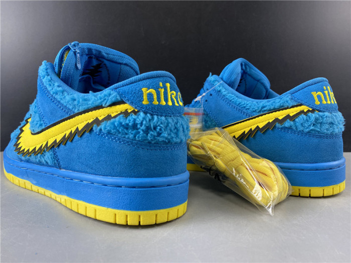 Grateful Dead x Nike SB Dunk Low “Blue Bear” CJ5378-400