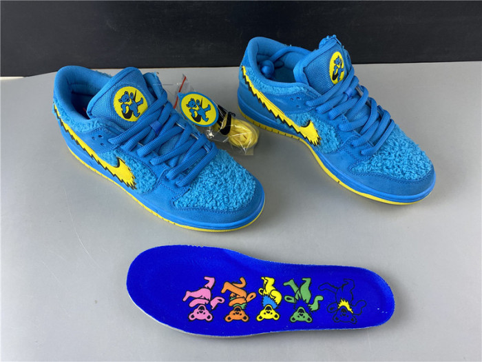 Grateful Dead x Nike SB Dunk Low “Blue Bear” CJ5378-400