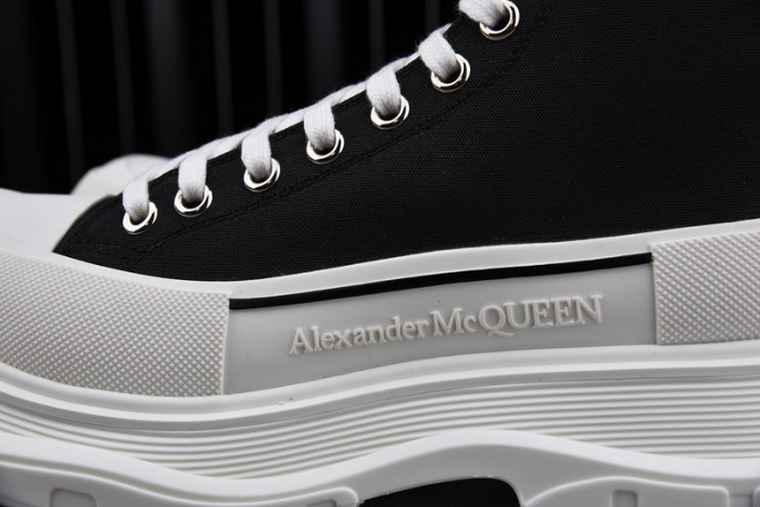 Alexander McQueen Boots black