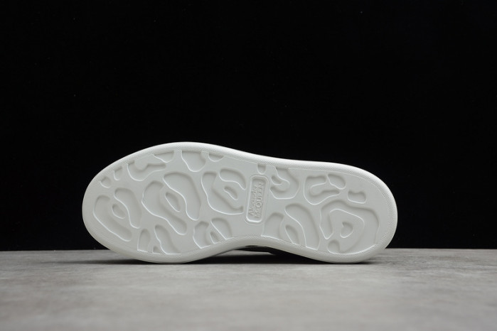 Alexander McQueen sneaker