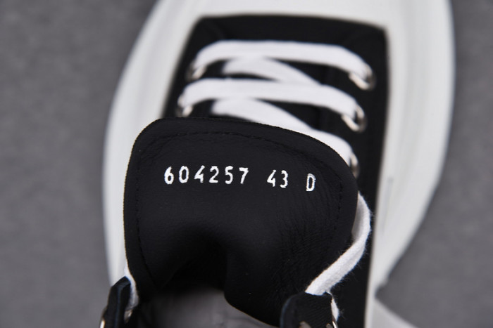 Alexander McQueen Boots black