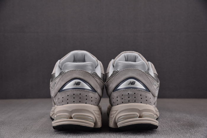 New Balance 2002R Marblehead Light Aluminum ML2002RC