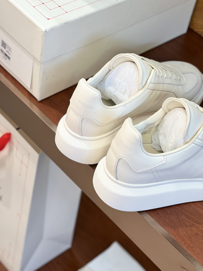 Alexander McQueen sneaker