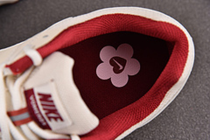 NK Zoom Vomero 5 Valentine