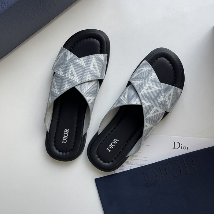 DO DESIGNER SLIPPERS