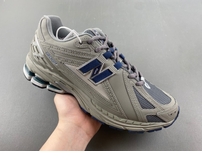 New Balance M1906RB