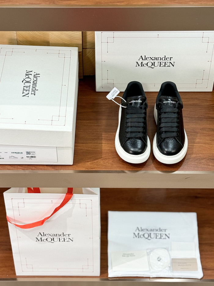 Alexander McQueen sneaker