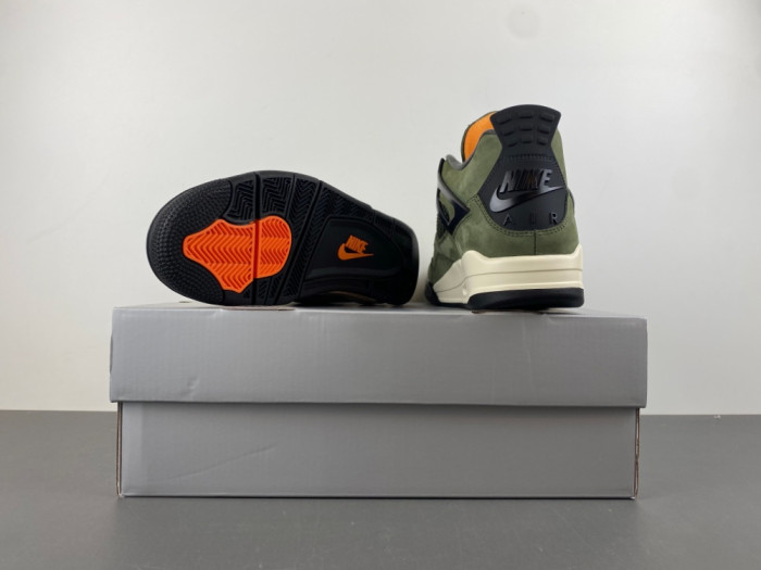 UNDEFEATED x Air Jordan 4 OG IB1519-200