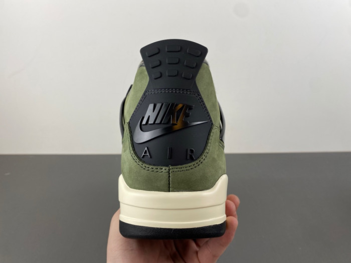 UNDEFEATED x Air Jordan 4 OG IB1519-200