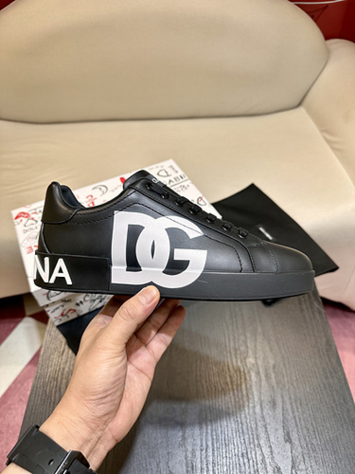 DG sneaker