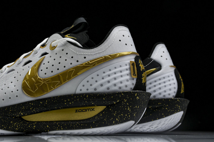 NIKE AIR ZOOM G.T.CUT 3 EP HF5702 170