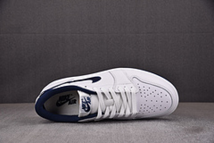 Air Jordan 1 Retro Low 